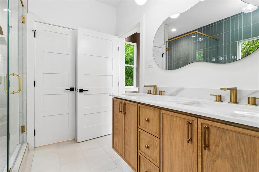 Furnished interior view inside a new home in , Glenn Heights (Image 12).