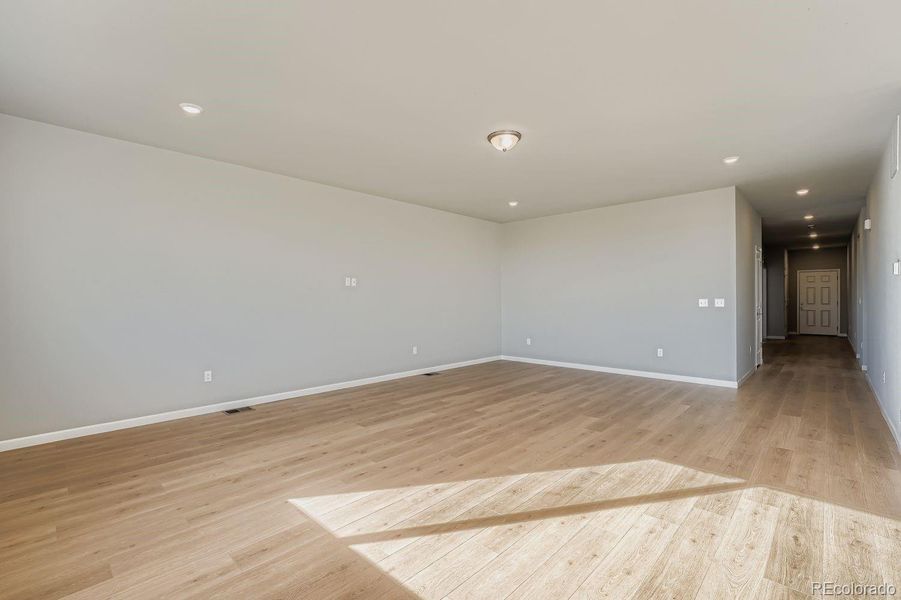 Spacious, unfurnished interior of a new home in Wolf Creek Run, Strasburg (Image 15).