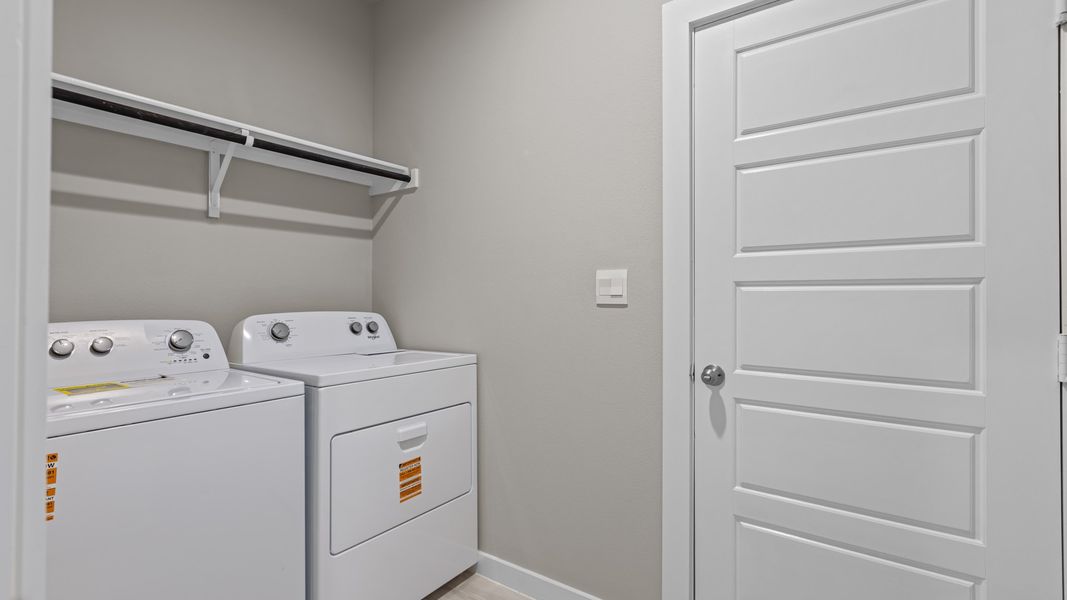 Representative interior finishes for a home built from the Jaxson by D.R. Horton in Legacy South, Midland (Image 11).