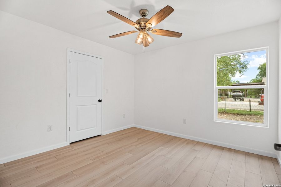 Spacious, unfurnished interior of a new home in , San Antonio (Image 22).