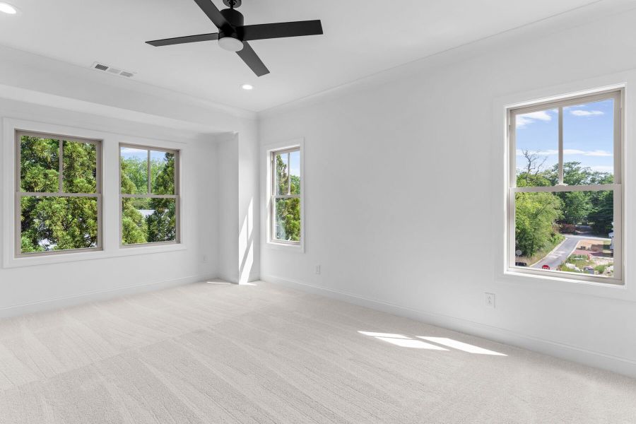 Spacious, unfurnished interior of a new home in Overlook at Gin Property, Senoia (Image 16).