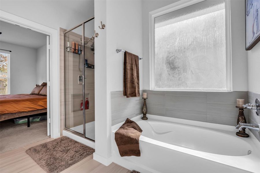 Furnished interior view inside a new home in Westridge Cove 40′, Conroe (Image 14).