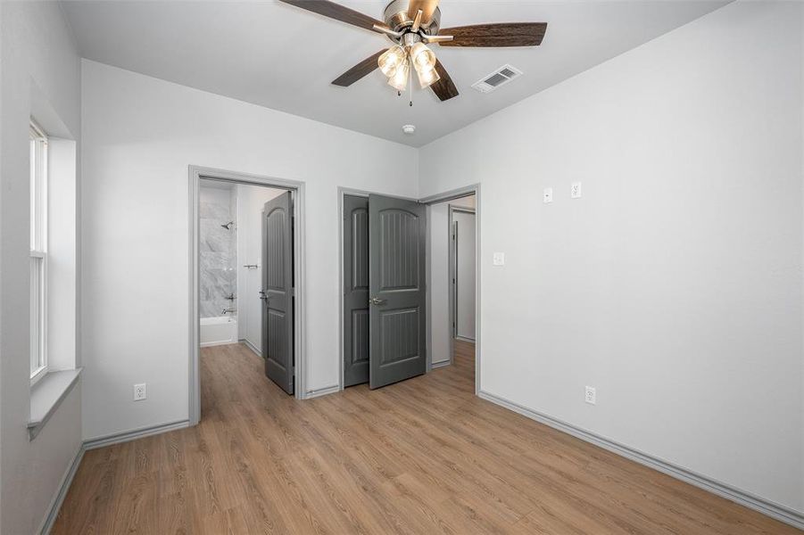 Spacious, unfurnished interior of a new home in , Gun Barrel City (Image 34). Spacious, unfurnished interior of a new home in , Gun Barrel City (Image 34).