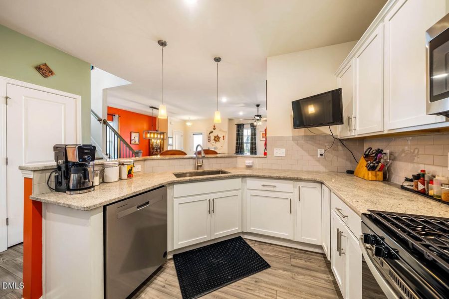 209ParkerStationAve-034