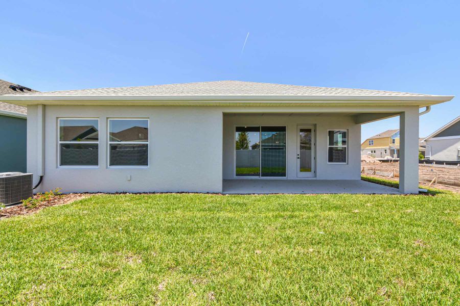 Representative exterior details of a home built from the The Northglen by David Weekley Homes in Waterset Tradition Series, Apollo Beach (Image 3).