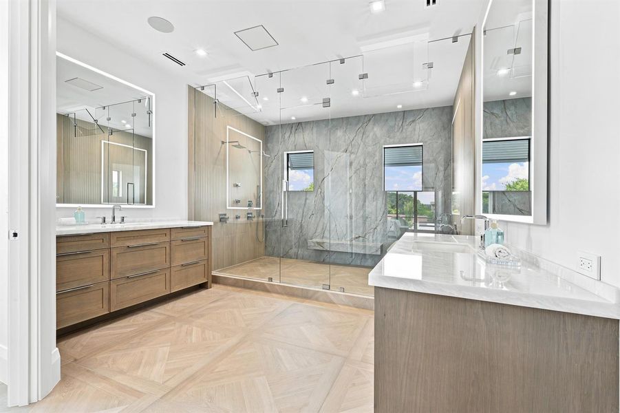 SECOND FLOOR PRIMARY BATHROOM