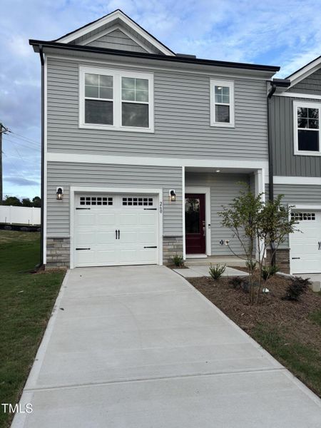 Lot 17_Tom Jennings Lot 17_Tom Jennings