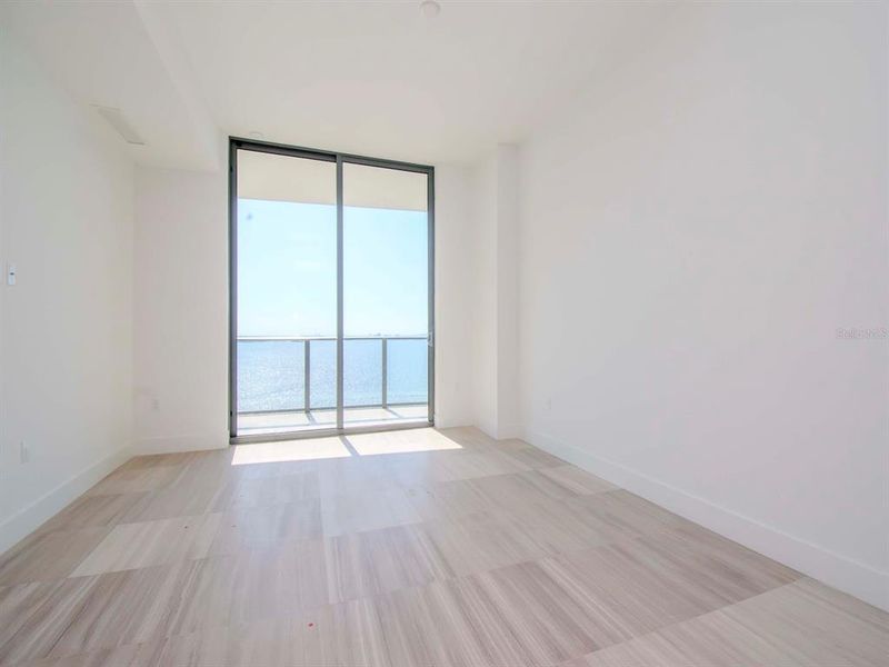 Spacious, unfurnished interior of a new home in , Tampa (Image 62). Spacious, unfurnished interior of a new home in , Tampa (Image 62).