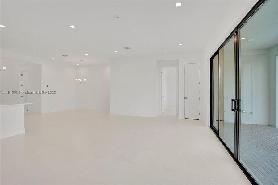 Spacious, unfurnished interior of a new home in Apex at Avenir, Palm Beach Gardens (Image 44).