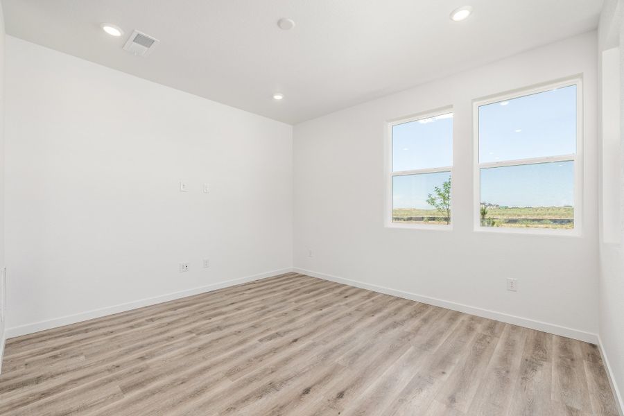 Spacious, unfurnished interior of a new home in Painted Prairie, Aurora (Image 14).