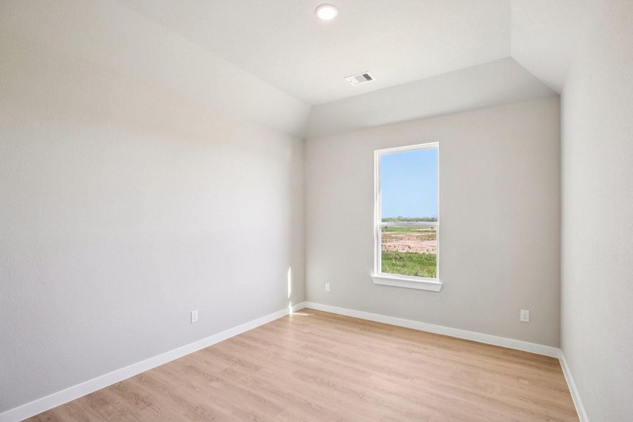 Spacious, unfurnished interior of a new home in Southfork Ranch, Sealy (Image 28).