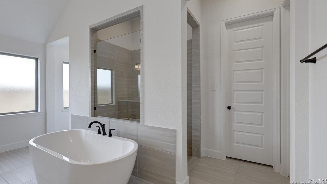 Furnished interior view inside a new home in Haby Hill 60', San Antonio (Image 6). Furnished interior view inside a new home in Haby Hill 60', San Antonio (Image 6).