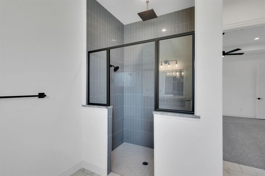 Furnished interior view inside a new home in , Waxahachie (Image 8).