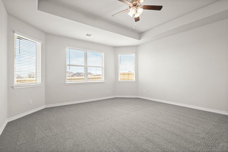 Spacious, unfurnished interior of a new home in Rocky Creek Crossing, Fort Worth (Image 21). Spacious, unfurnished interior of a new home in Rocky Creek Crossing, Fort Worth (Image 21).