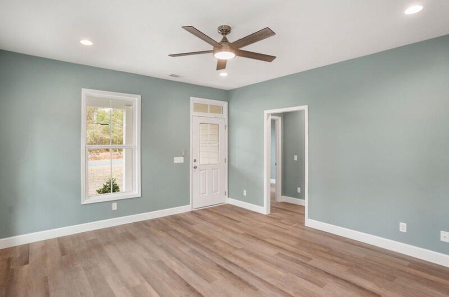 Spacious, unfurnished interior of a new home in , Seabrook (Image 24).