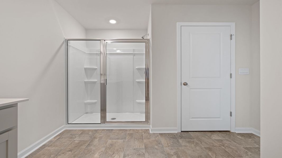 Spacious, unfurnished interior of a new home in Cloverdale Hills, Piedmont (Image 30).