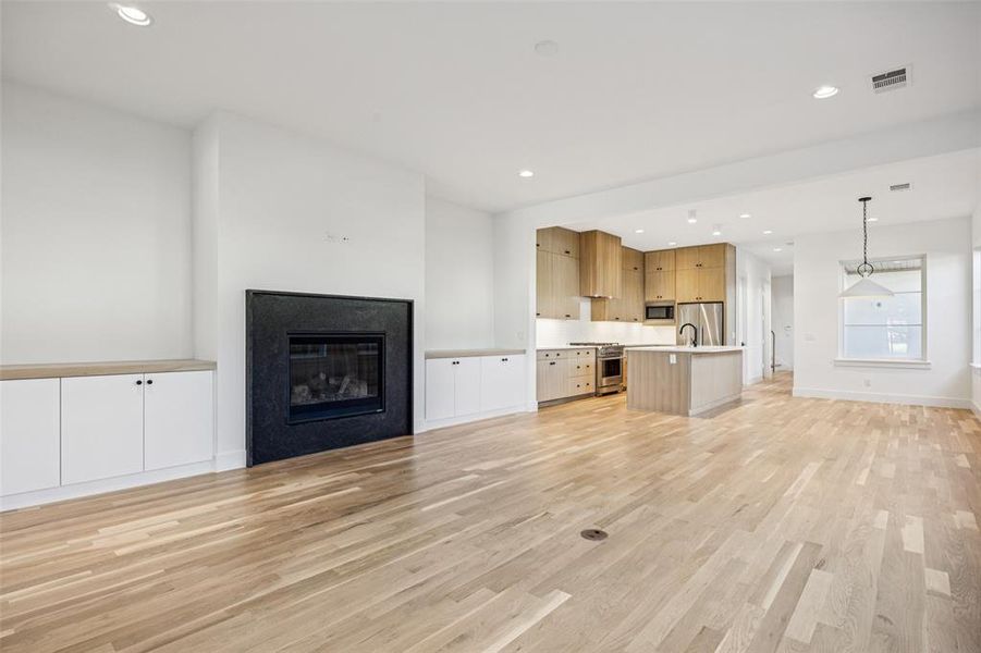 Spacious, unfurnished interior of a new home in , Dallas (Image 23).