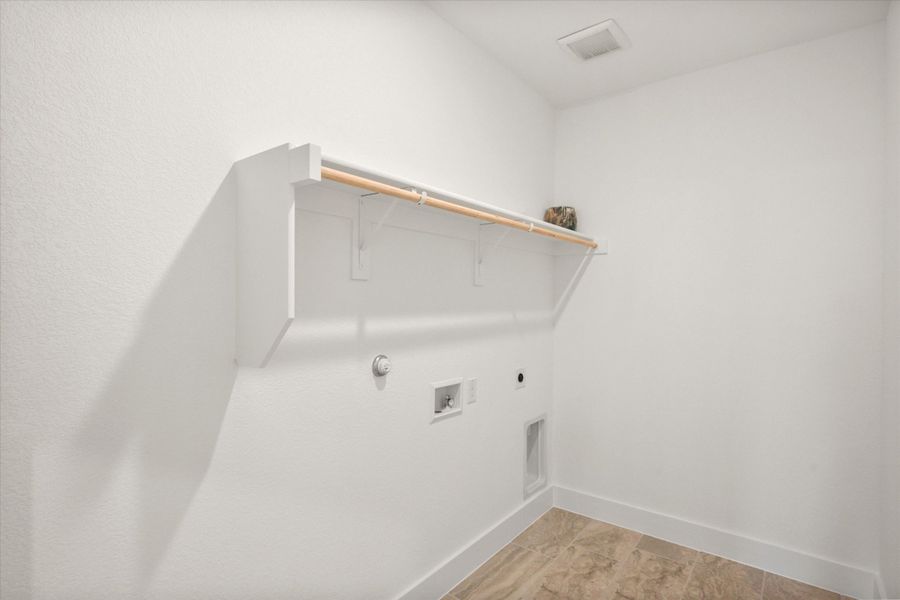 Spacious, unfurnished interior of a new home in Heritage Towne, Midlothian (Image 23).