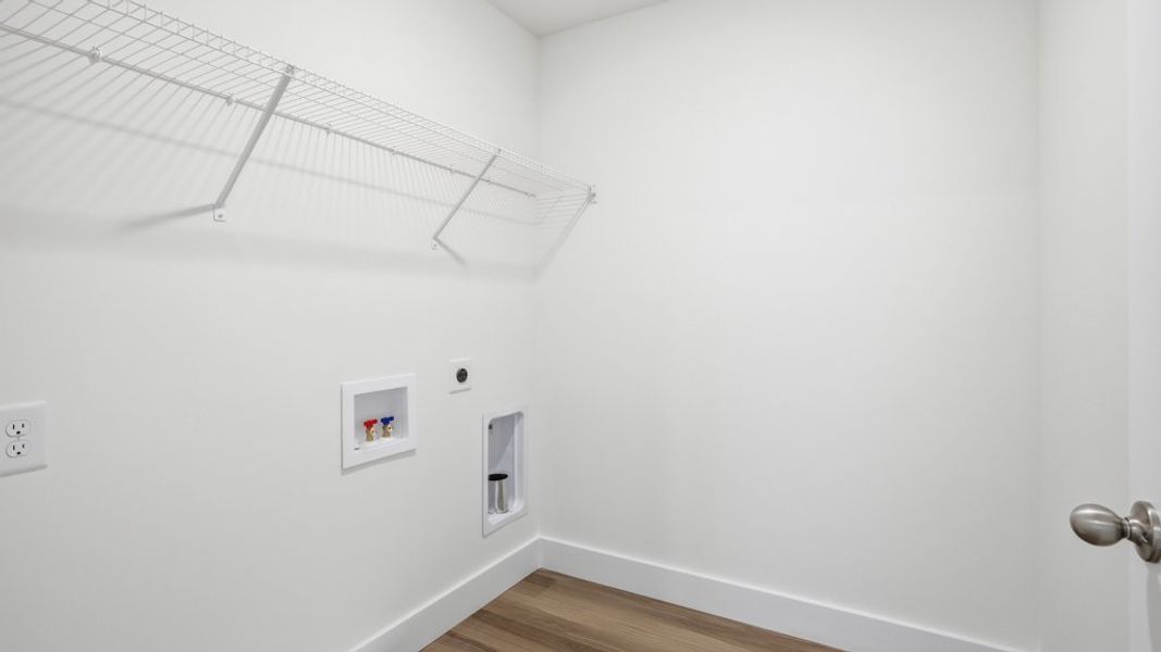 Spacious, unfurnished interior of a new home in Millstone Village, Morristown (Image 38).
