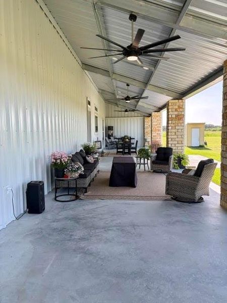 Exterior details and patio area of a home in , El Campo (Image 30).