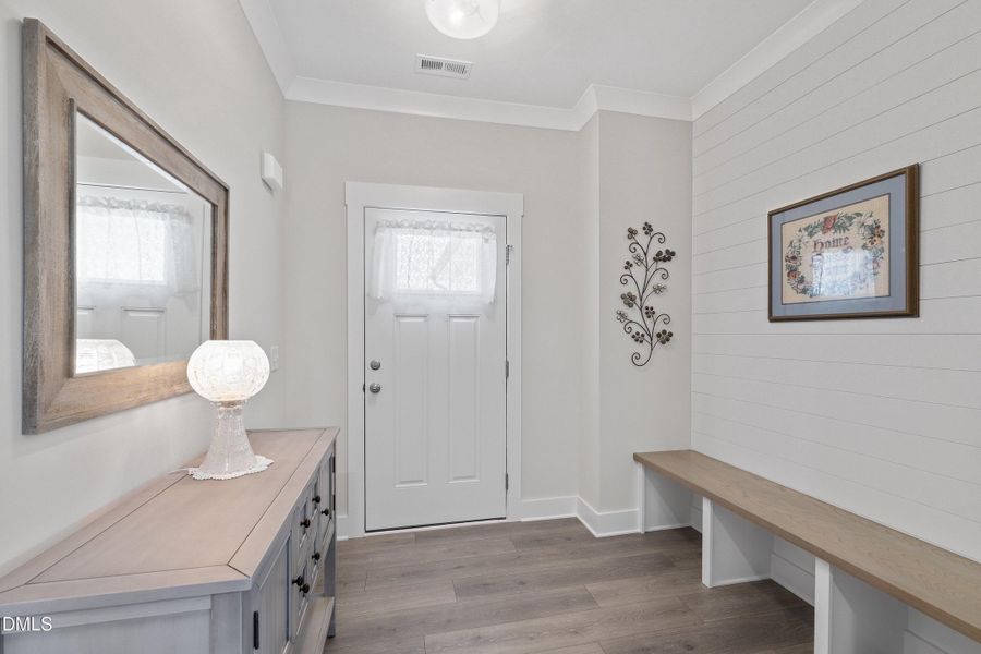 Entry Built-in bench