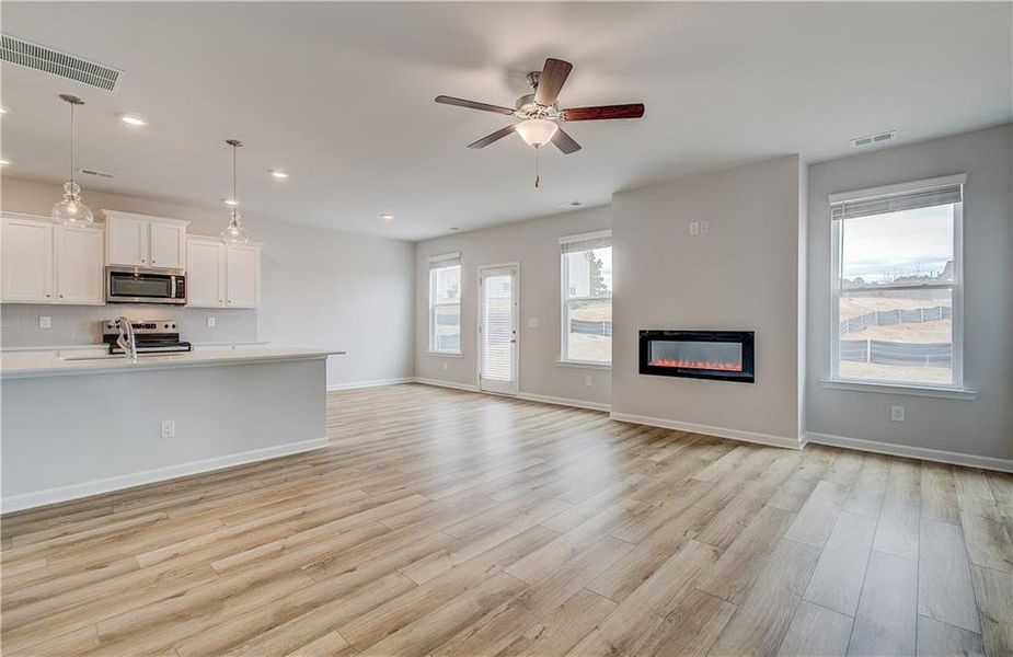 Spacious, unfurnished interior of a new home in Chapel Hill, Newnan (Image 19).