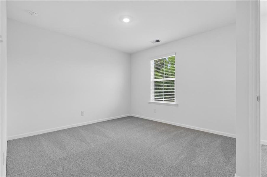 Spacious, unfurnished interior of a new home in Lexington Meadows, Athens (Image 19).