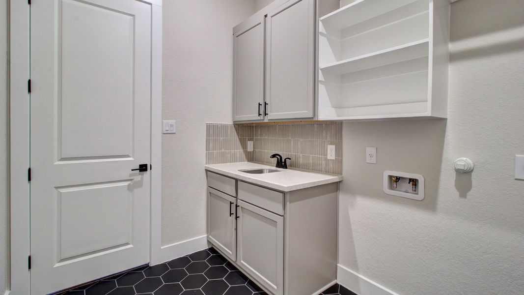 Furnished interior view inside a new home in Verandas at the Rim, San Antonio (Image 9). Furnished interior view inside a new home in Verandas at the Rim, San Antonio (Image 9).