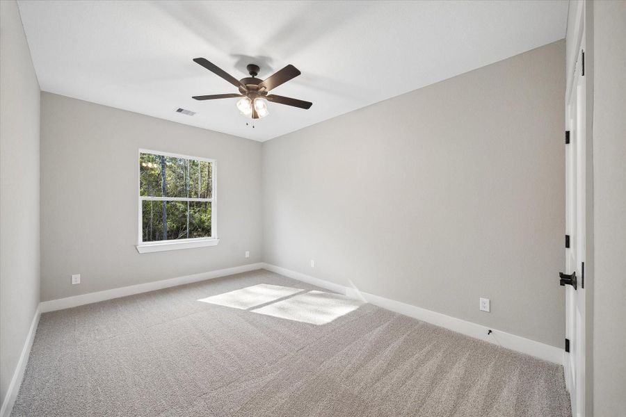Spacious, unfurnished interior of a new home in , Huntsville (Image 24).