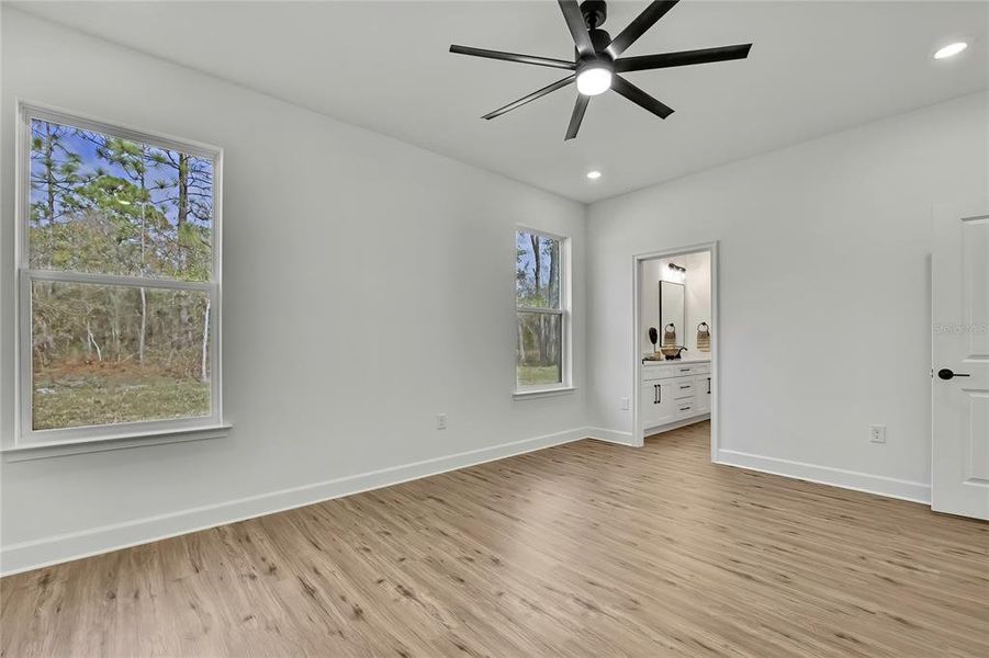 Spacious, unfurnished interior of a new home in , Weeki Wachee (Image 46).