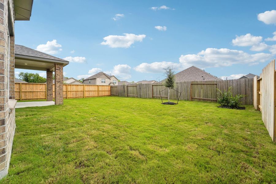 Exterior details and patio area of a home in Southwinds, Baytown (Image 19). Exterior details and patio area of a home in Southwinds, Baytown (Image 19).