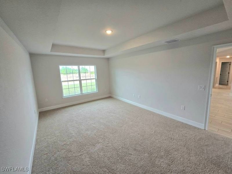Spacious, unfurnished interior of a new home in Lehigh Acres, Lehigh Acres (Image 9).