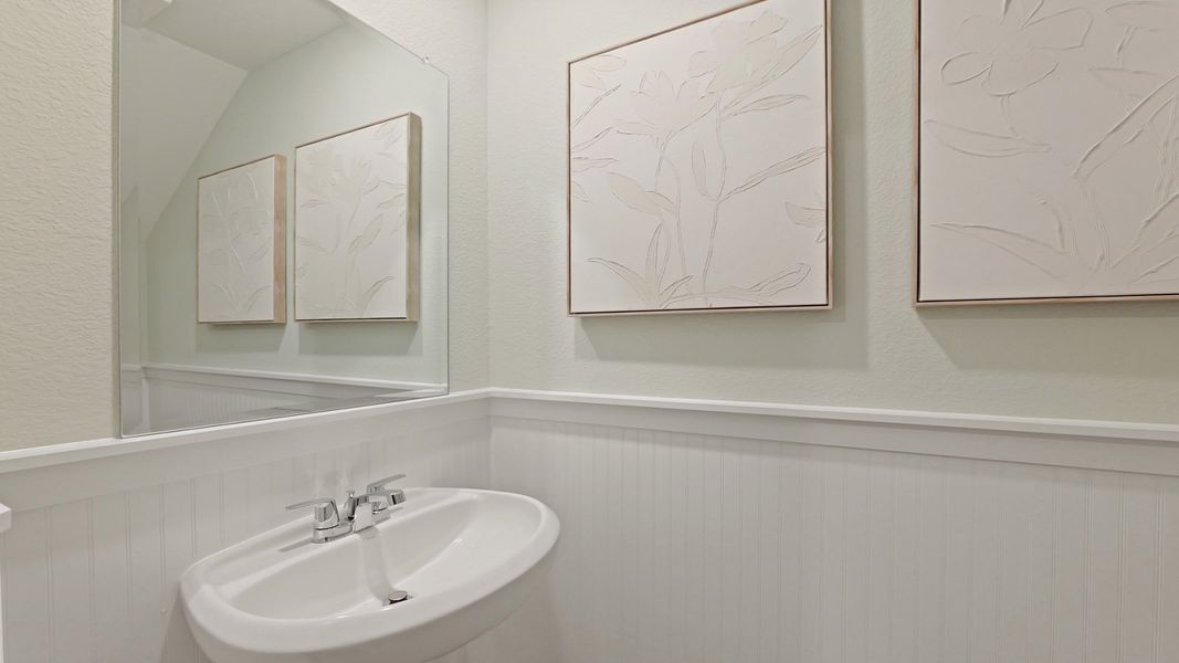 Representative furnished interior of a home built from the Franklin by D.R. Horton in Silverthorne, Conroe (Image 4).