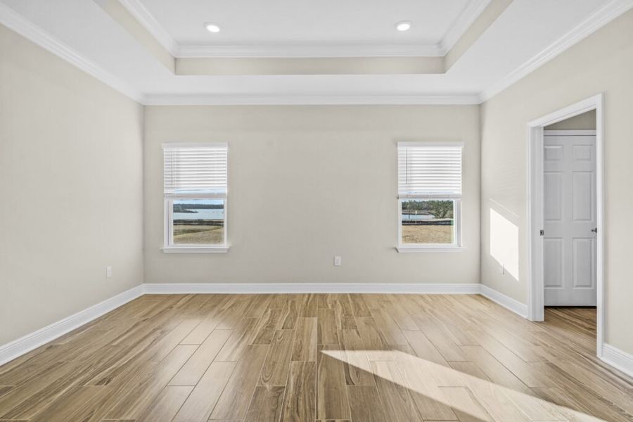 Spacious, unfurnished interior of a new home in Lake Merial, Panama City (Image 25).