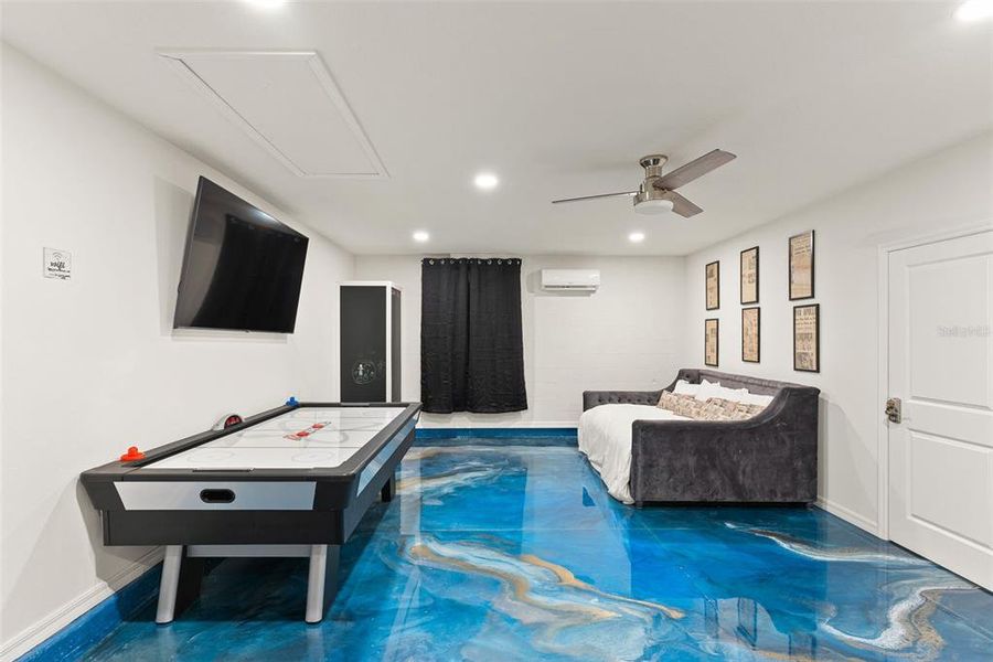 Furnished interior view inside a new home in , Spring Hill (Image 71).