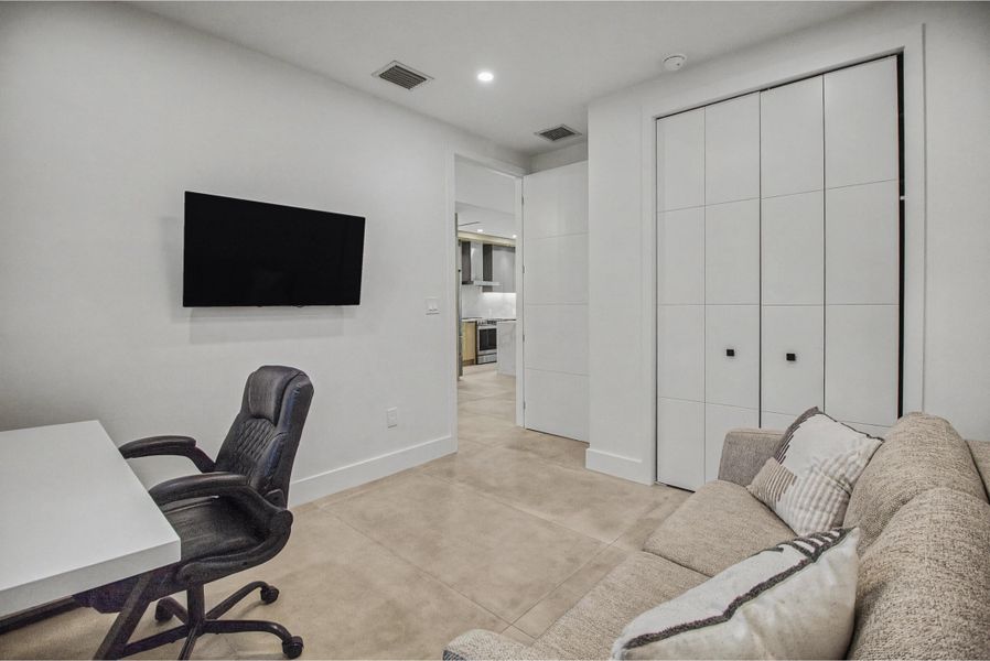 accutour_2634 se 14th st-038