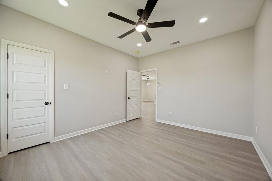 Spacious, unfurnished interior of a new home in , Savoy (Image 13).