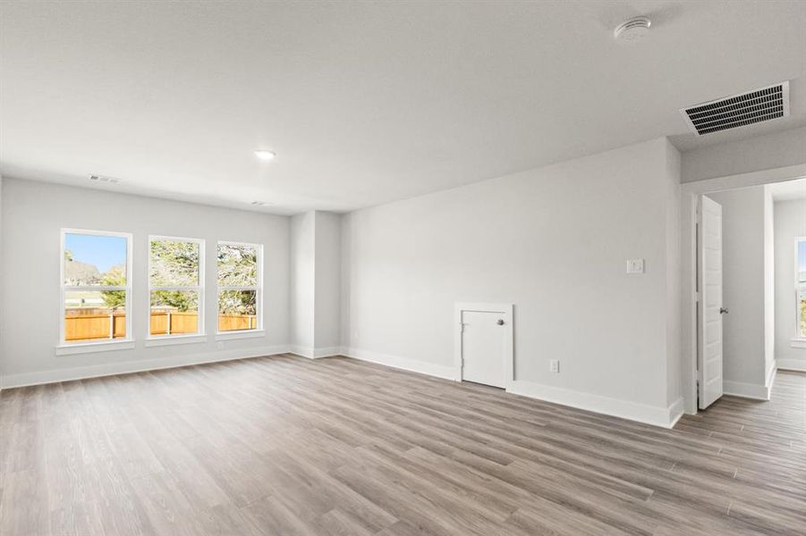 Spacious, unfurnished interior of a new home in , Garland (Image 39).