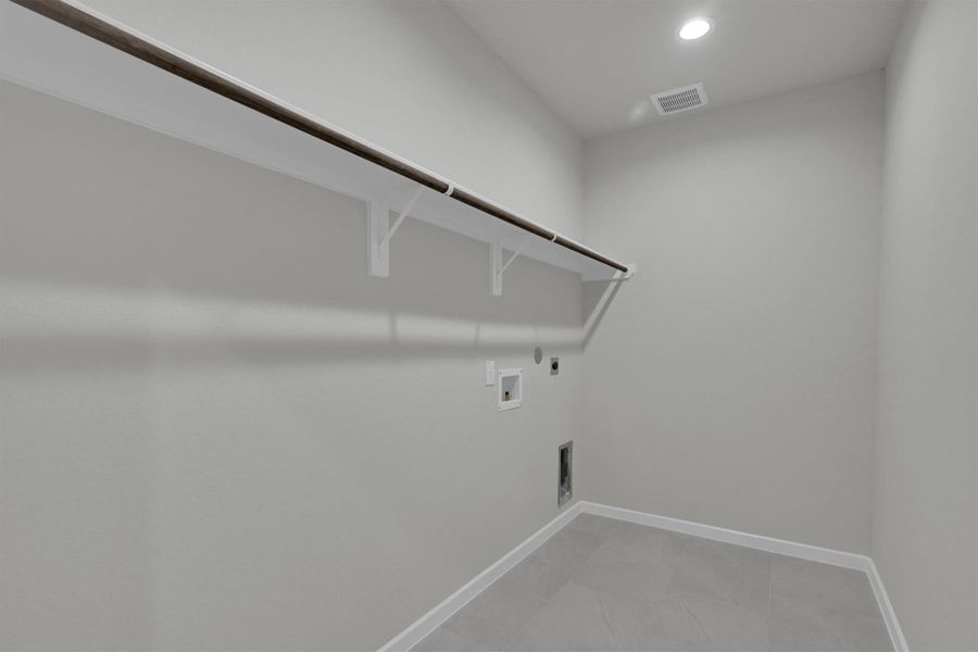 Spacious, unfurnished interior of a new home in Lago Mar  50'  &  55', Texas City (Image 14).