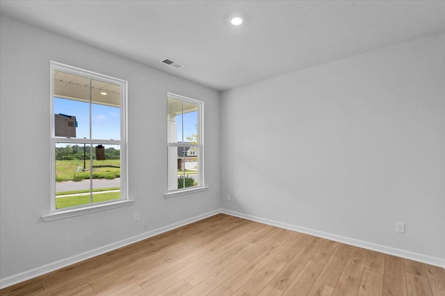 Spacious, unfurnished interior of a new home in Fieldstone, Lexington (Image 37).