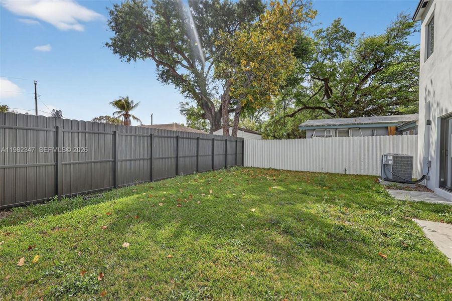 Exterior details and patio area of a home in , Miami (Image 24).
