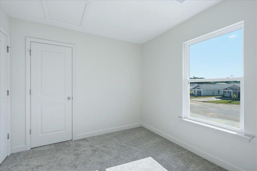 Spacious, unfurnished interior of a new home in Stones Throw, Inman (Image 22).