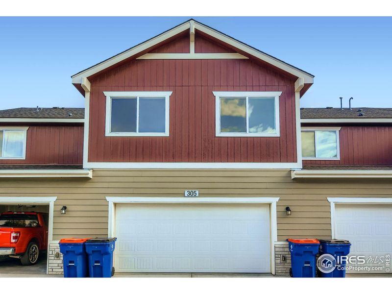 2 Car Attached Garage 2 Car Attached Garage