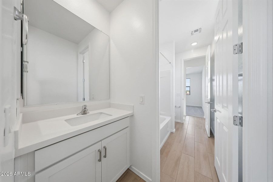 PHX_Landmarke_lot 1064_Pacific_719_Bath3