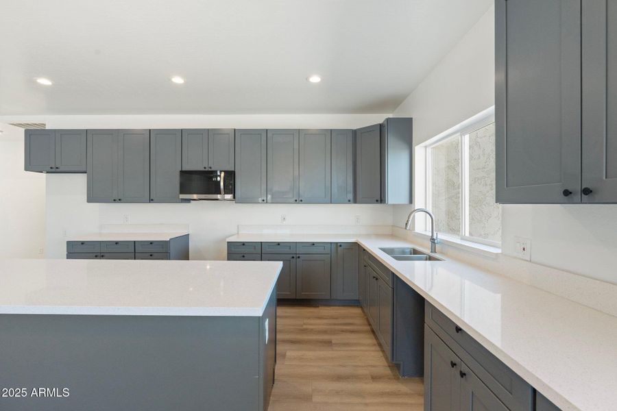 12-web-or-mls-DSC01533 12-web-or-mls-DSC01533