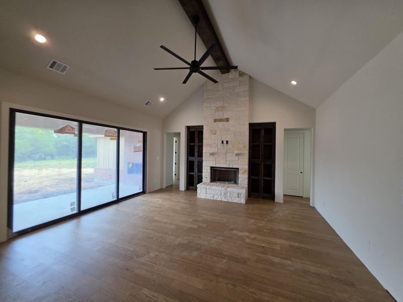 Spacious, unfurnished interior of a new home in Timberview Preserves, Weatherford (Image 8). Spacious, unfurnished interior of a new home in Timberview Preserves, Weatherford (Image 8).