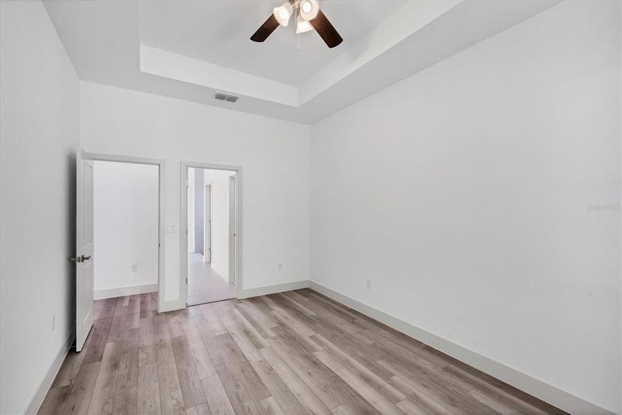 Spacious, unfurnished interior of a new home in , Port Charlotte (Image 16).