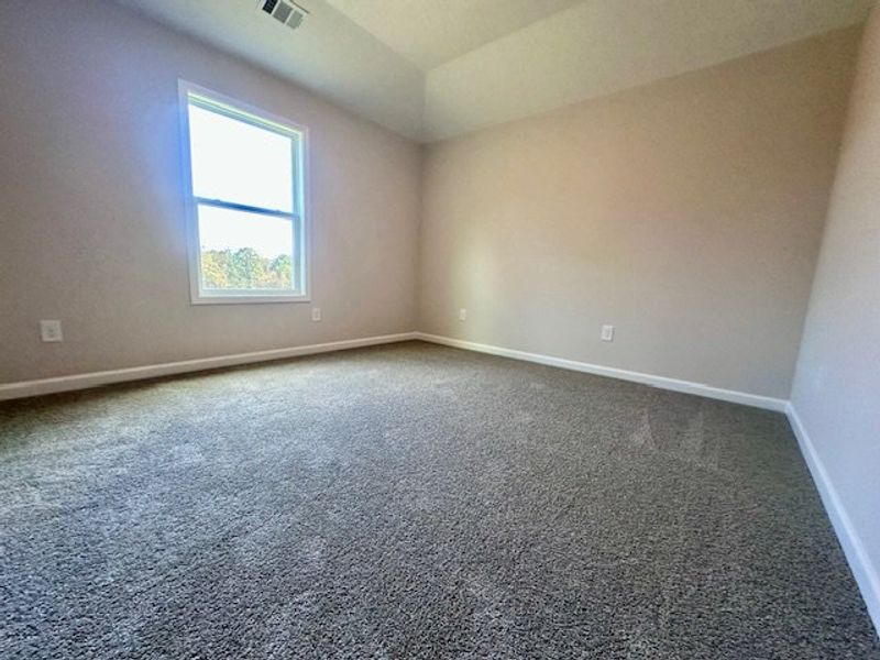 Spacious, unfurnished interior of a new home in Sagebrook, Newnan (Image 17).