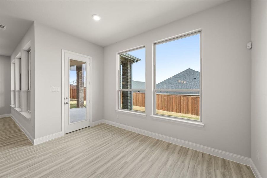 725 Carriage- DIning-1