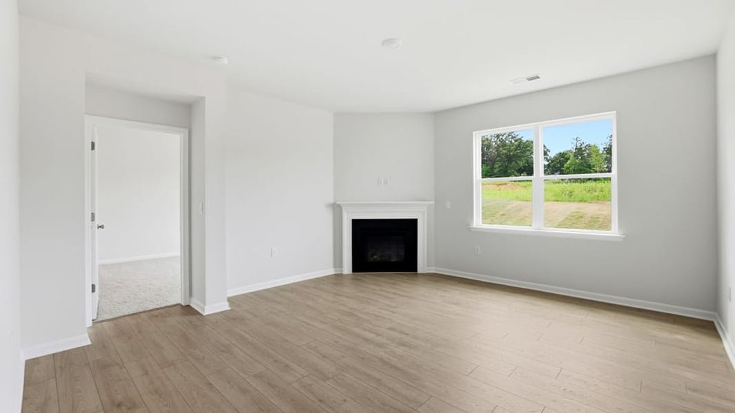 Spacious, unfurnished interior of a new home in Sherwood Gardens, Landrum (Image 26).
